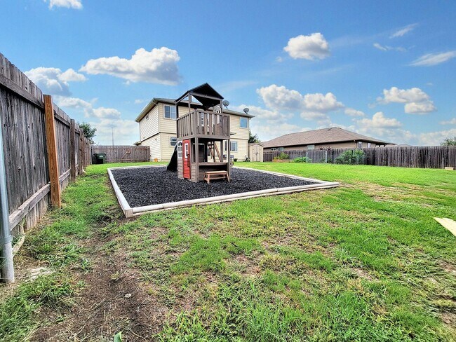 Building Photo - 222 Frio River Trail