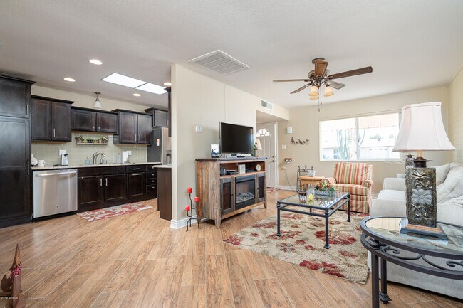 Building Photo - 12477 N Augusta Dr