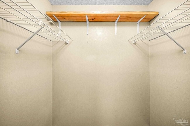 Building Photo - 5899 Gillum Rd