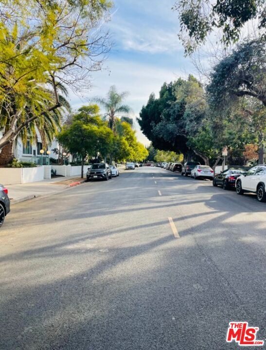 Building Photo - 114 S Gramercy Pl