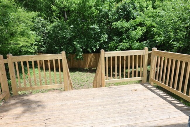 Building Photo - 3 Bedroom Single Family Home (Newly Renova...