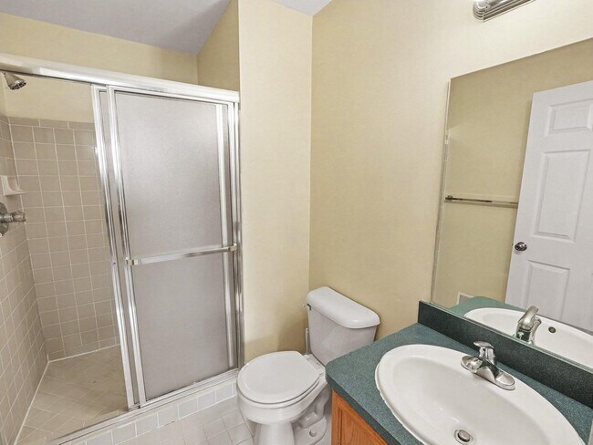 Building Photo - 212 Commons Ct
