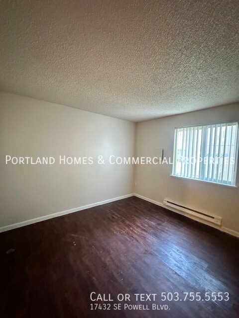 Building Photo - 17432 SE Powell Blvd