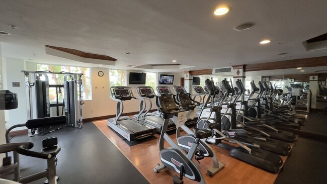 Building Photo - 1801 N Flagler Dr