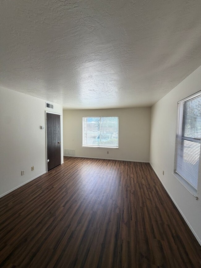 Building Photo - 1200 S Riordan Ranch St