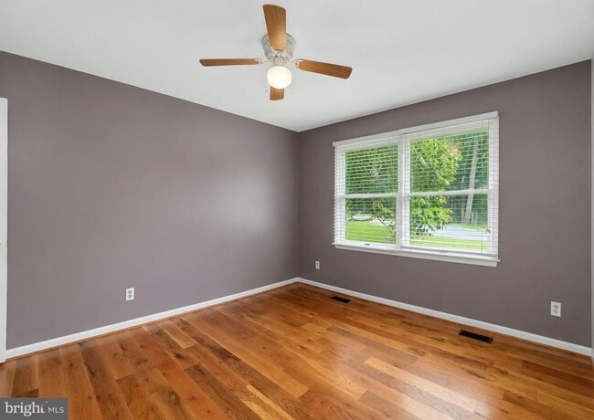 Building Photo - 8433 Sailboat Ln