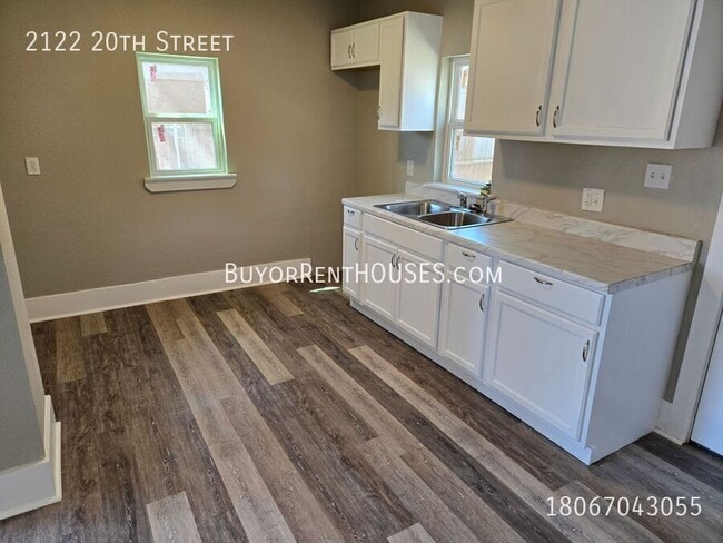 Building Photo - 2122 20th St