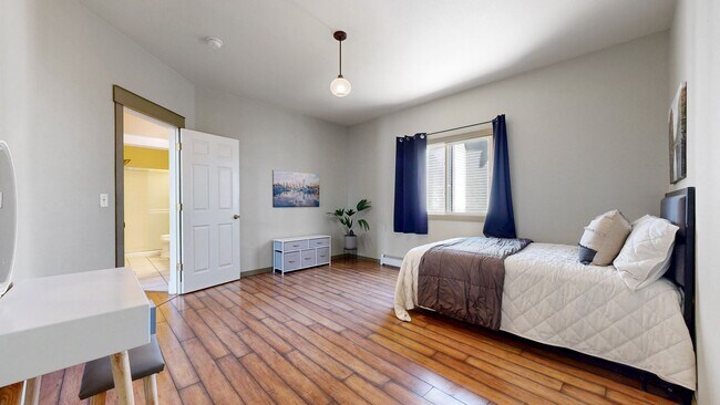 Building Photo - Beautiful Townhome-Fort Collins