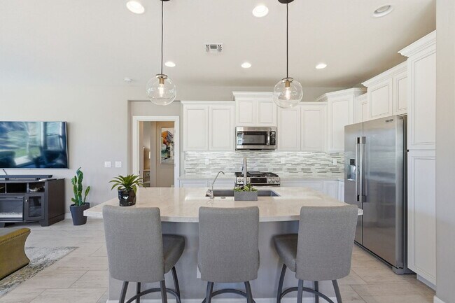 Building Photo - 35989 N Kennedia Ln