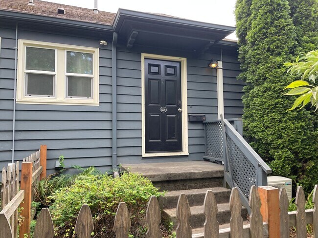 Primary Photo - 1238 N Wygant St