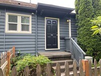 Building Photo - 1238 N Wygant St