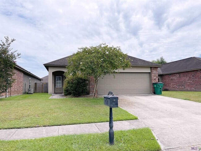 Building Photo - 1695 El Tigre Dr