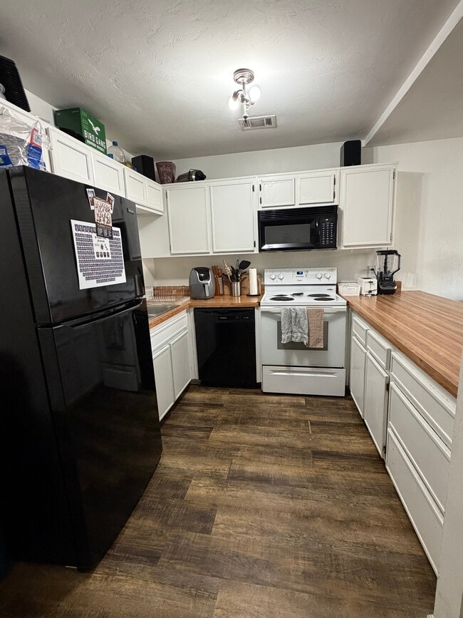 Building Photo - 424 Indian Village Trail