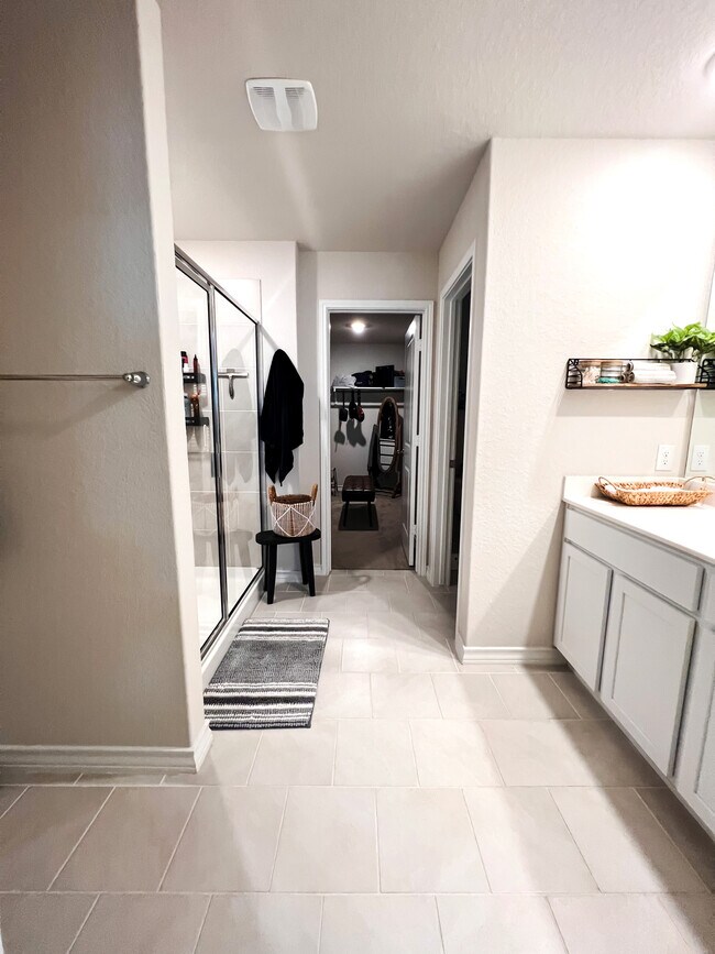 Building Photo - 5507 Stormie Keep
