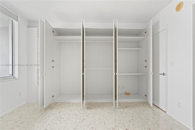 Building Photo - 325 S Biscayne Blvd