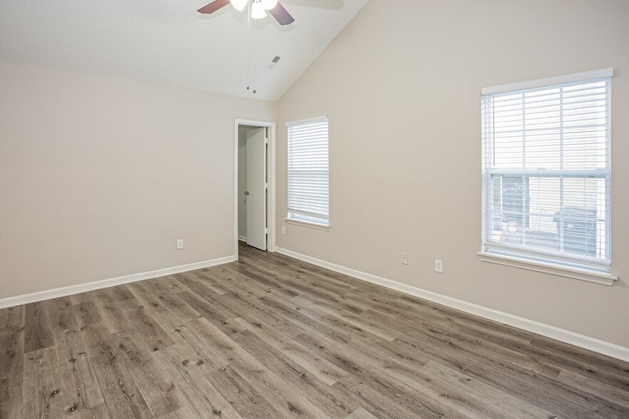 Building Photo - 8631 Bodkin Ct