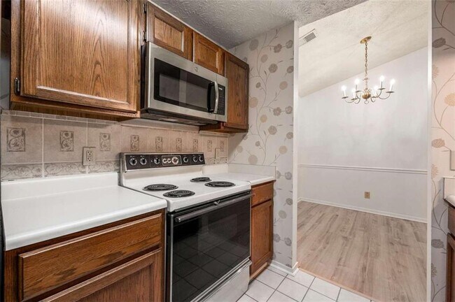 Building Photo - 1306 McClelen Way