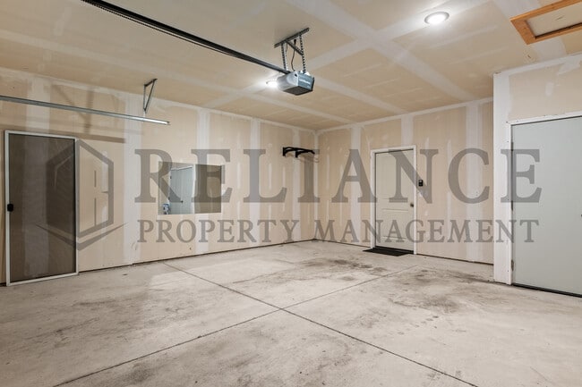 Building Photo - 3225 N Cedar Downs Ln