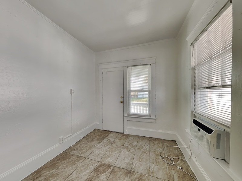 Building Photo - 115 S Grandview Ave