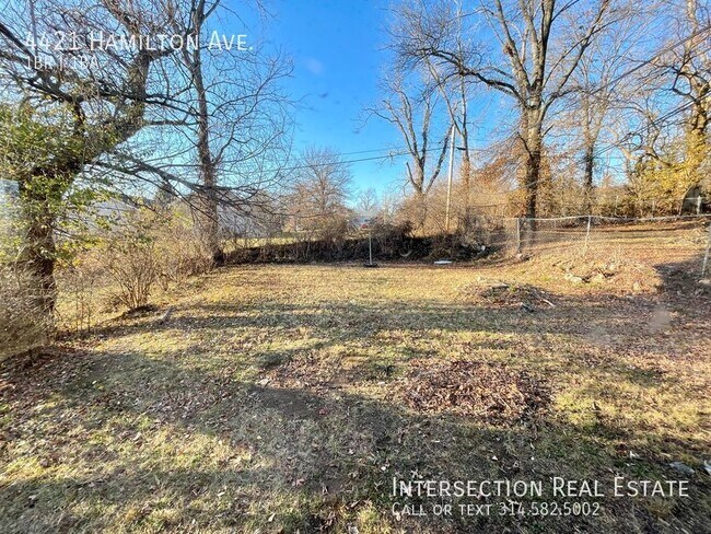 Building Photo - Spacious 1 Bedroom with Private Basement a...