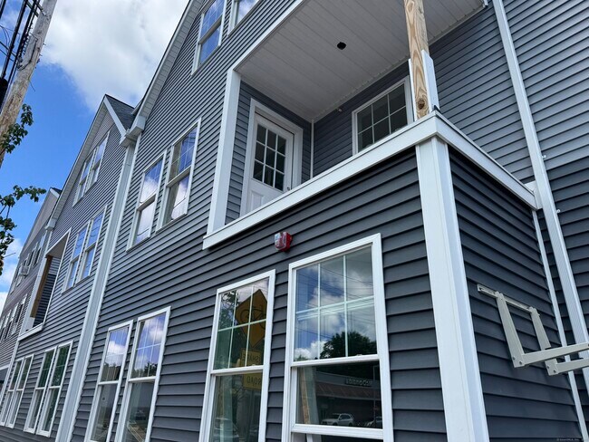 Building Photo - 1085 Whalley Ave