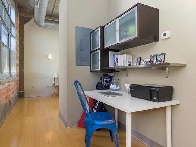 Building Photo - 521 S 7th St