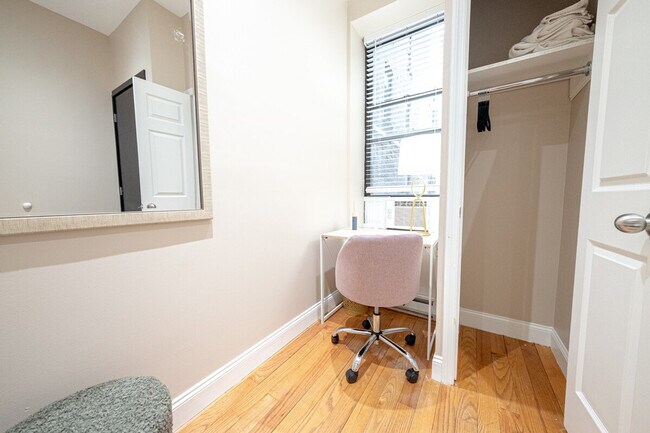 Building Photo - 5 W 101st St