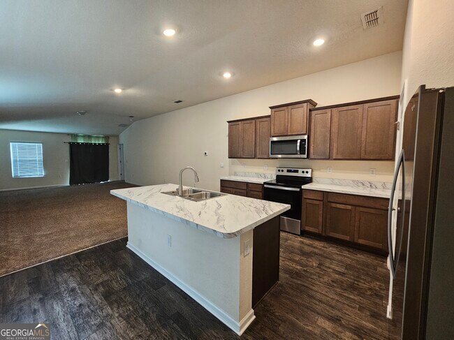 Building Photo - 137 Teakwood Dr