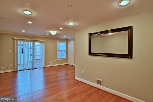 Building Photo - 3181 Welby Ct