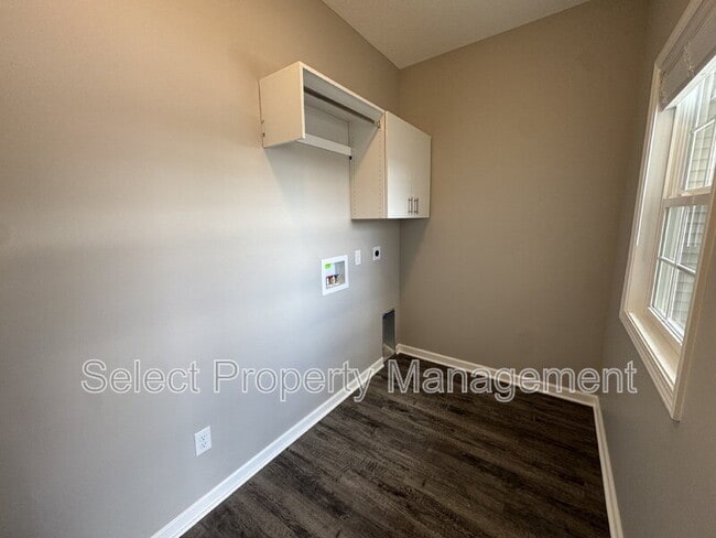 Building Photo - 8796 Elmont Cv