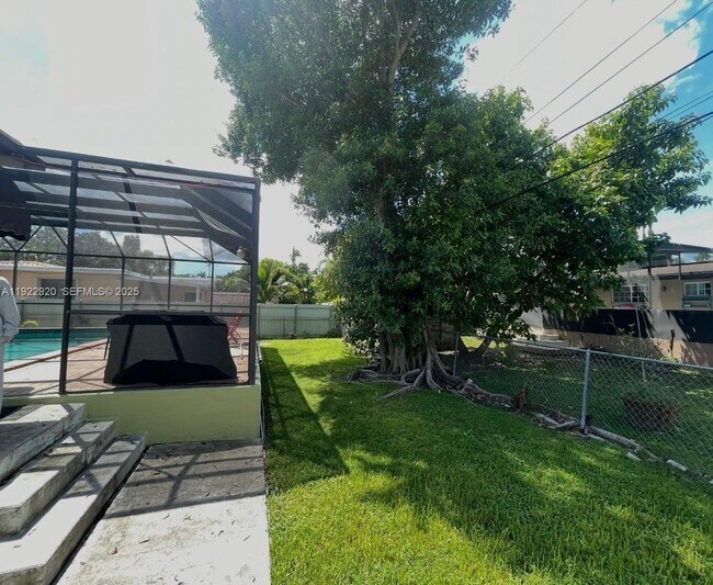 Building Photo - 5312 SW 89th Ct