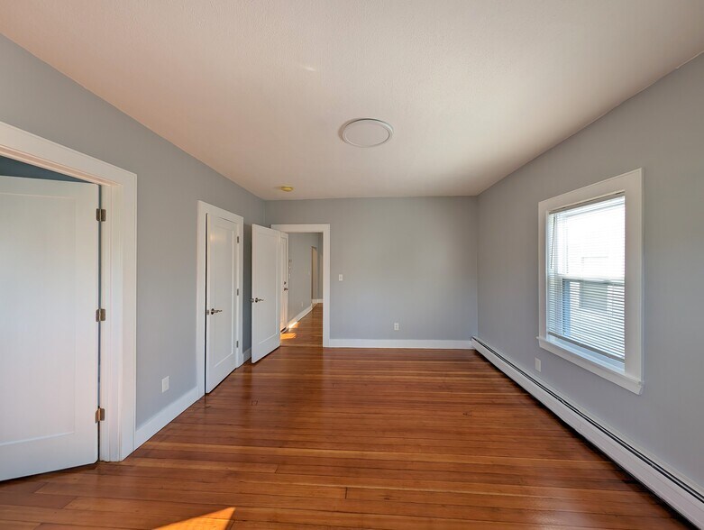 Building Photo - 356 Somerville Ave