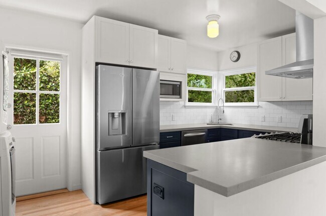 Building Photo - 10944 Aletta Ave