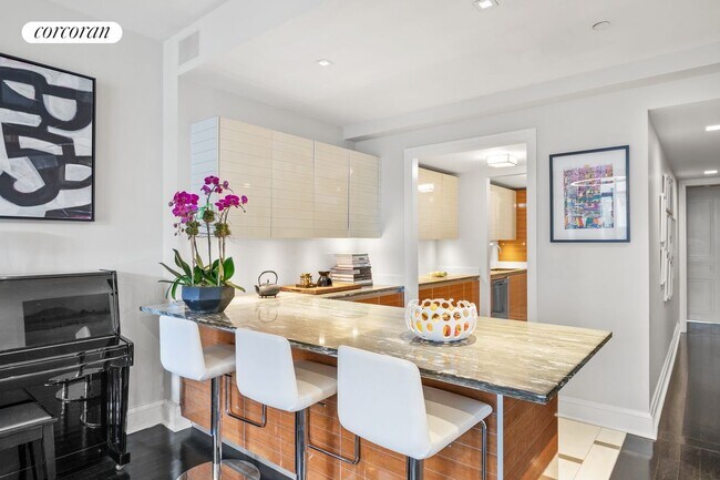 Building Photo - 170 East End Ave