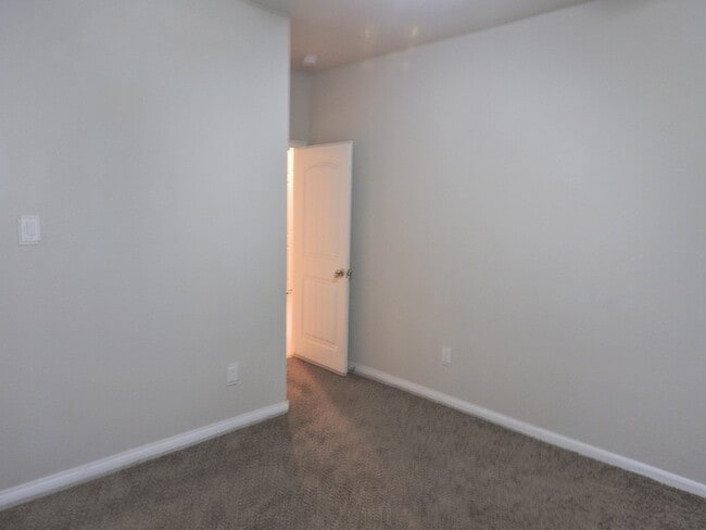 Building Photo - 2705 Osprey Ln