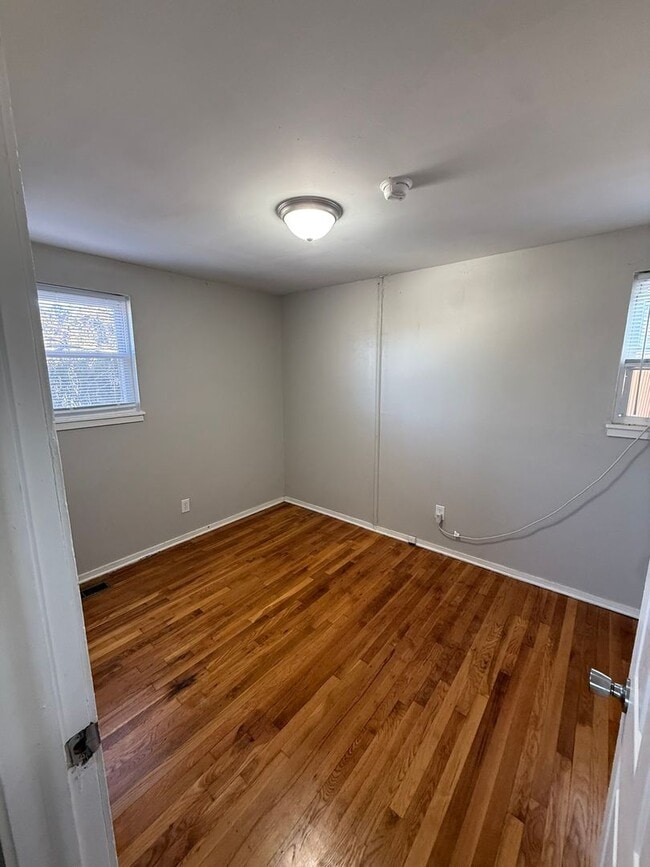 Building Photo - 1705 Lamb Ave