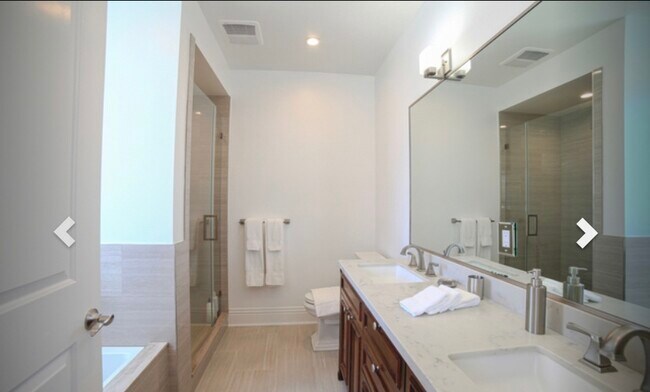 Building Photo - 907 S Shenandoah St