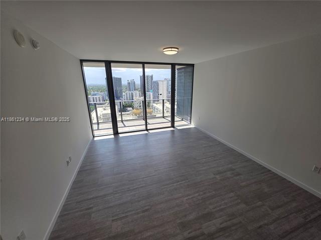 Building Photo - 1000 Brickell Plz