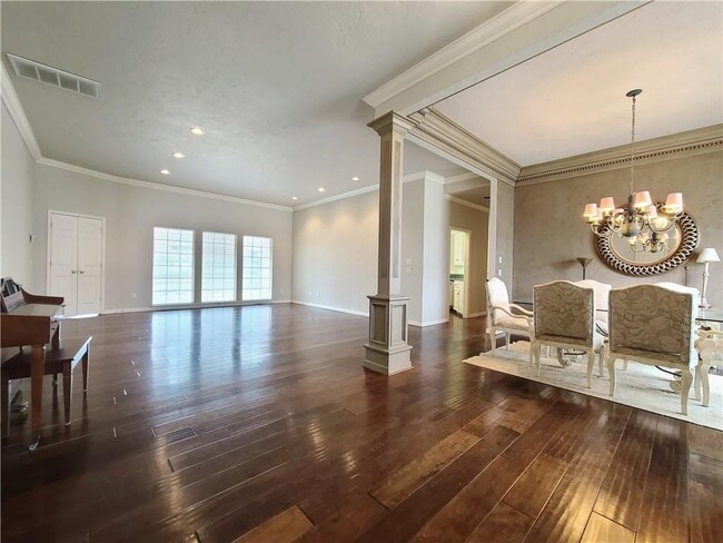 Building Photo - 5604 NW 106th St