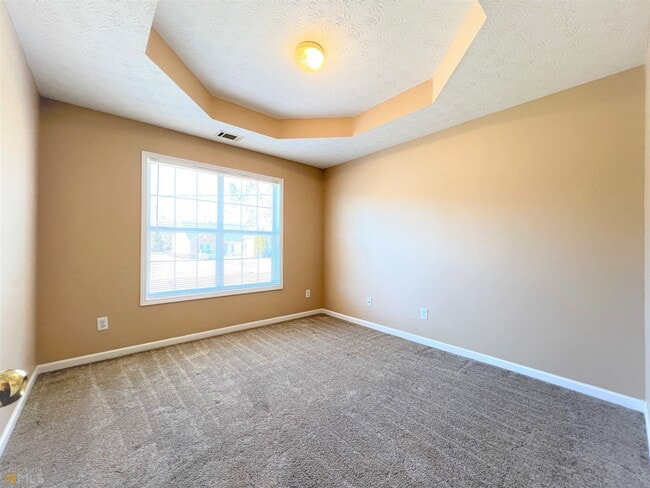 Building Photo - 7235 Coral Lake Dr