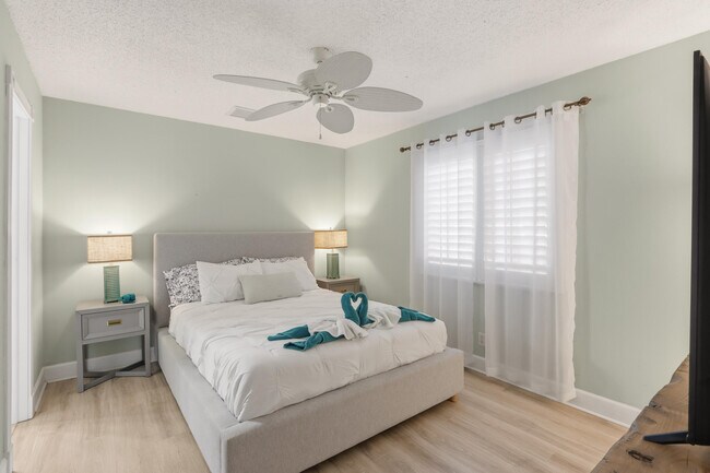 Building Photo - 1905 Meadow Ct