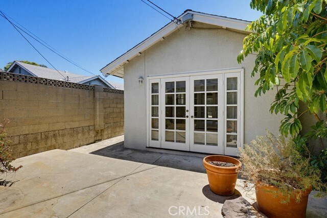 Building Photo - 2705 E Jacaranda Ave