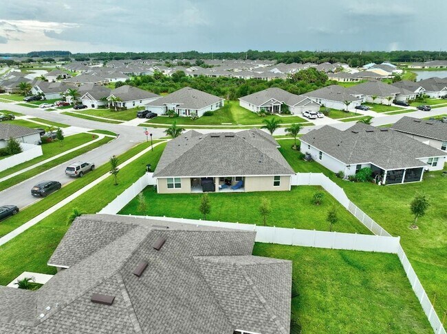 Building Photo - 8652 Waterstone Blvd