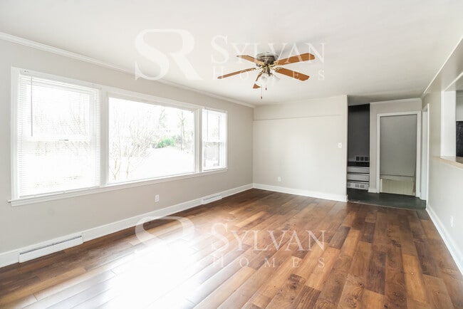 Building Photo - Spacious 4 bedroom updated home!