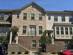Building Photo - 381 Northaven Ave