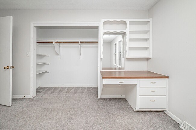 Building Photo - 1107 S Jackson St