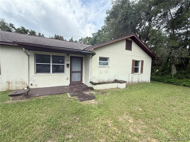 Building Photo - 917 Zephyr St