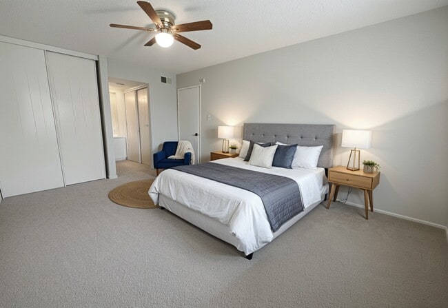 Building Photo - 12023 Greenwood-Forest Dr