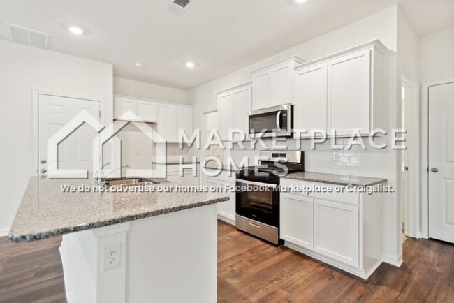 Building Photo - 1161 Ridge Parke