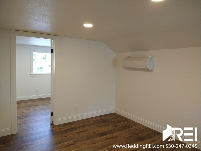 Building Photo - Newly Remodeled Garden Tract Cottage!